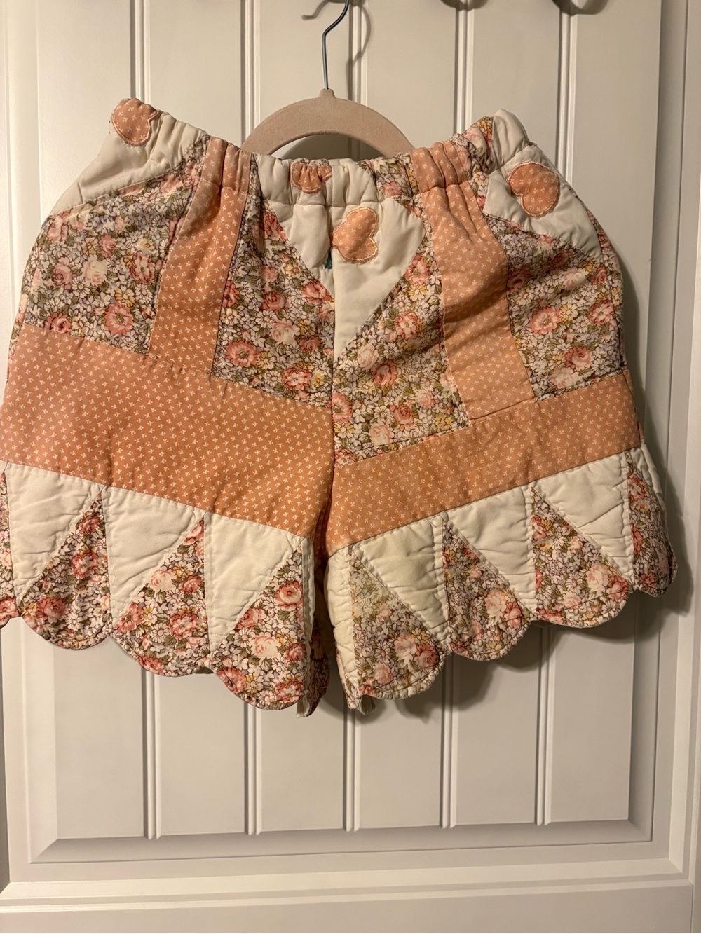 RECLAIM one of a kind Quilted Peach Floral Scallop-Hem Shorts XS NWT